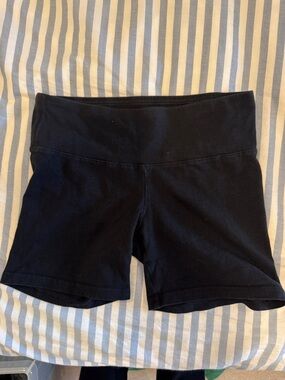 Aritzia TNA biker short